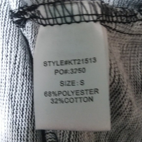 🌹Mock Neck Cutout Flare Long Sleeves Top Size S - Picture 5 of 7